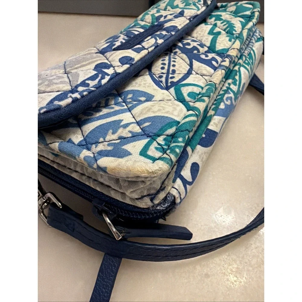 Vera Bradley All in One Zip Wallet Crossbody "Santiago" Retired Pattern 2017 - Picture 7 of 16